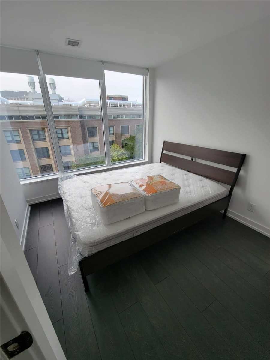 203 College St, #506