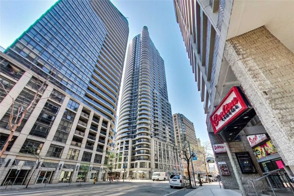 21 Carlton St, Toronto