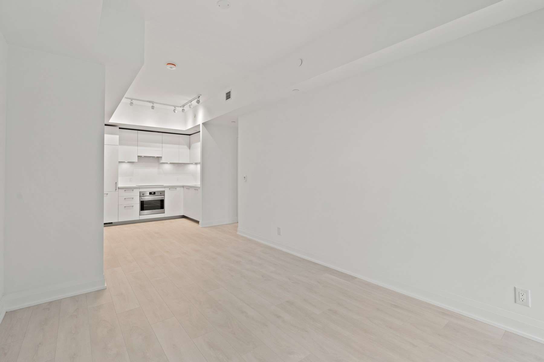 33 Frederick Todd Way #817