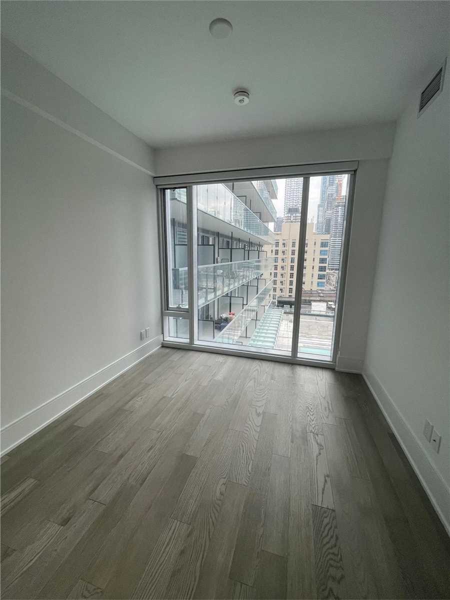 1 Gloucester Street #915
