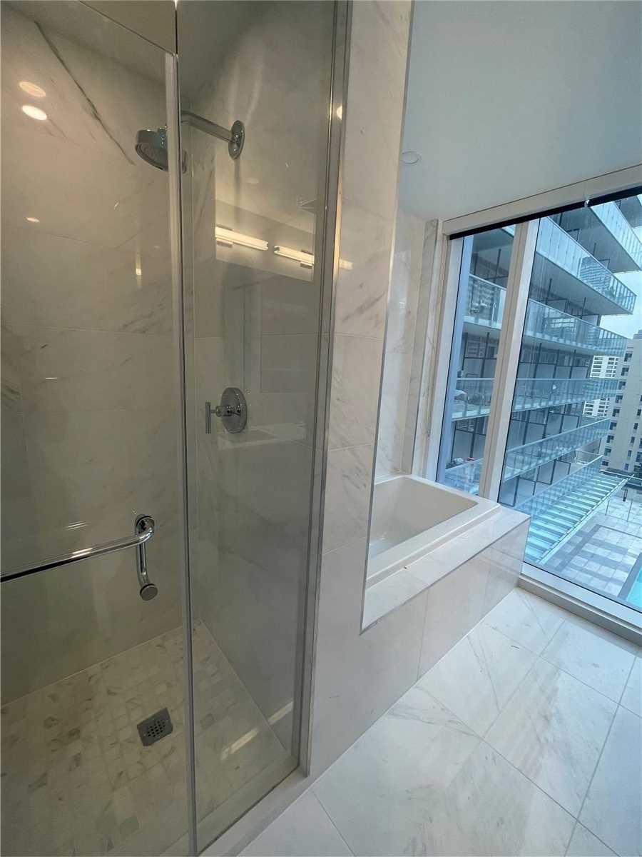1 Gloucester Street #915