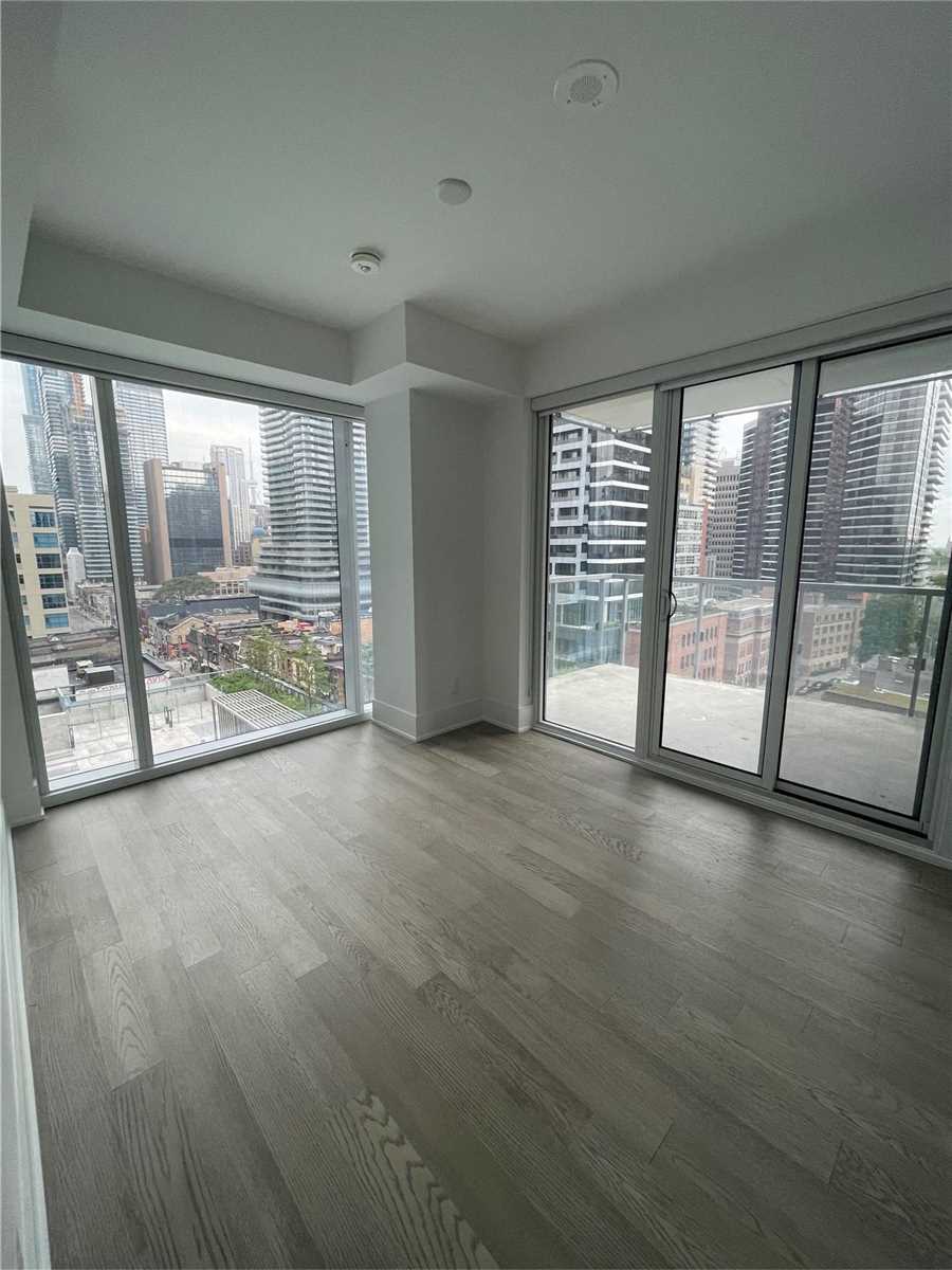 1 Gloucester Street #915