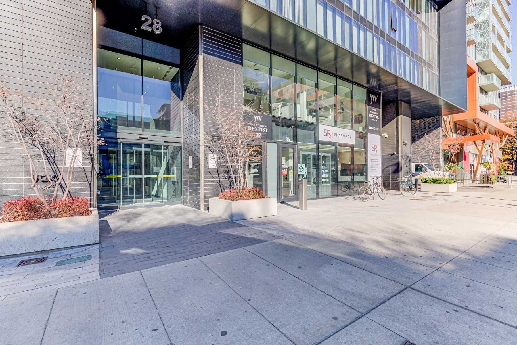 28 Wellesley Street E #2710