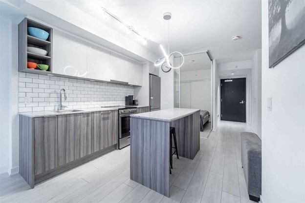 31 Tippett Rd, #453