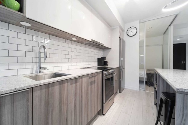 31 Tippett Rd, #453