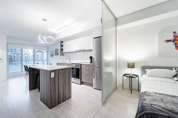 31 Tippett Rd, #453