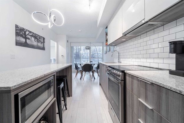 31 Tippett Rd, #453