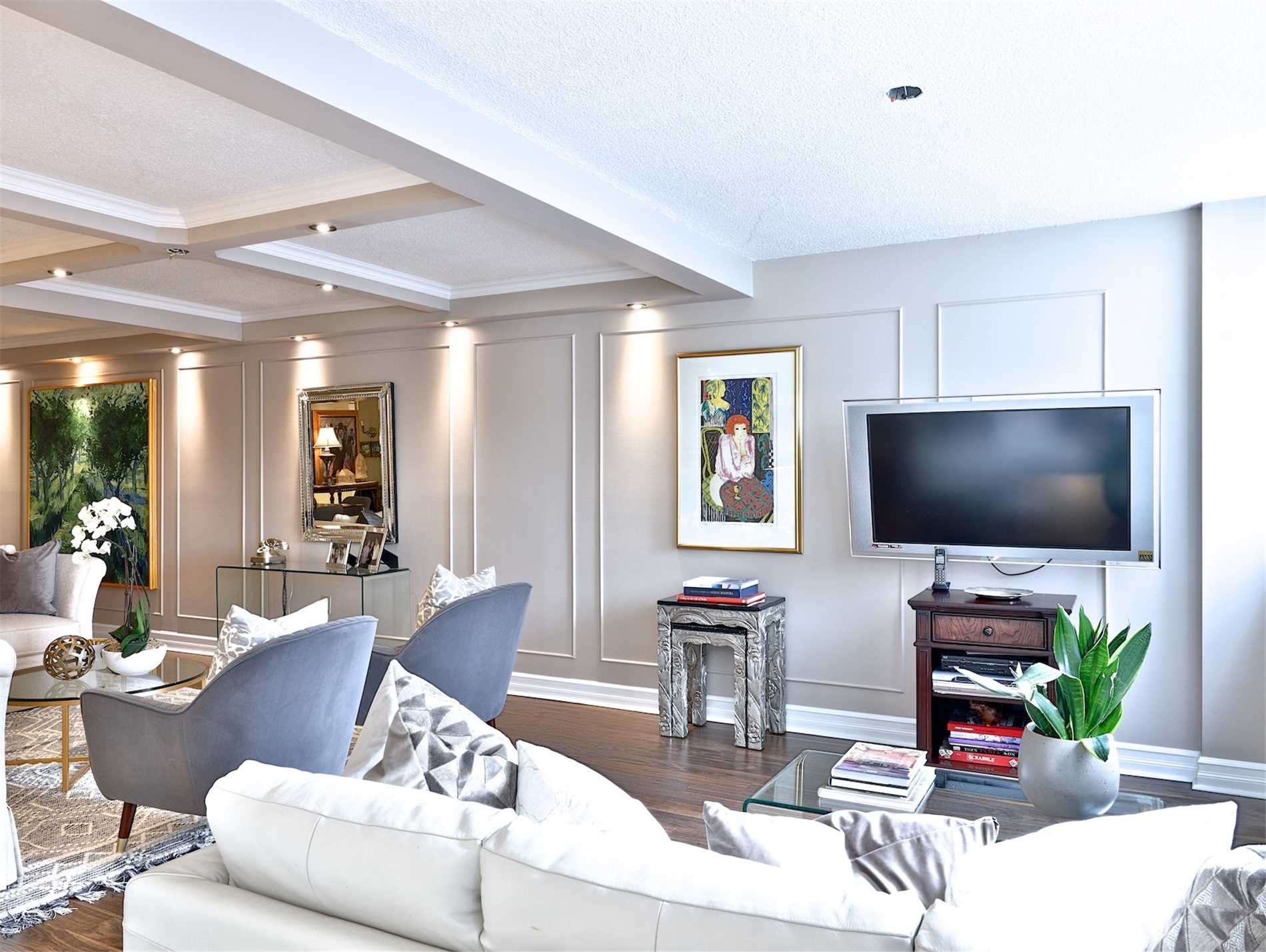 360 Bloor St E, #507