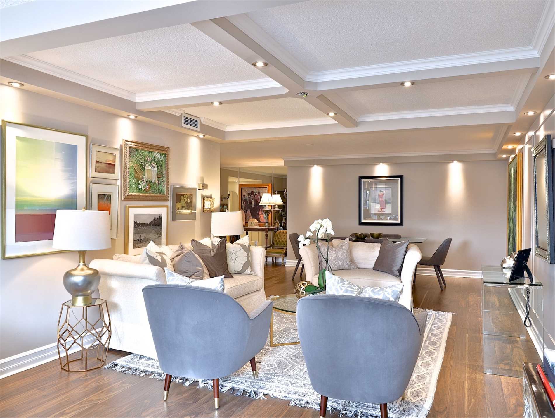 360 Bloor St E, #507