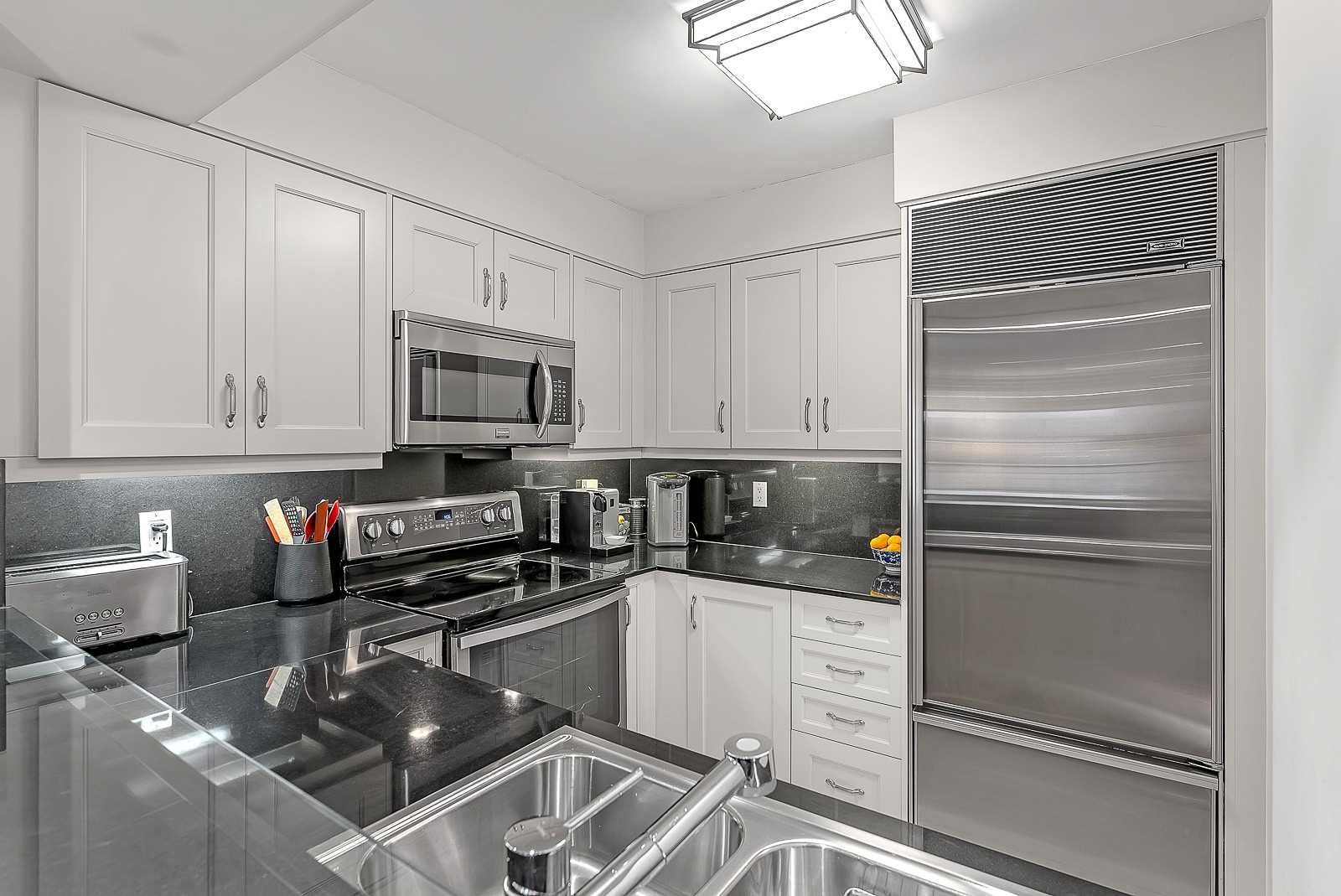 2 Roxborough Street E, #306