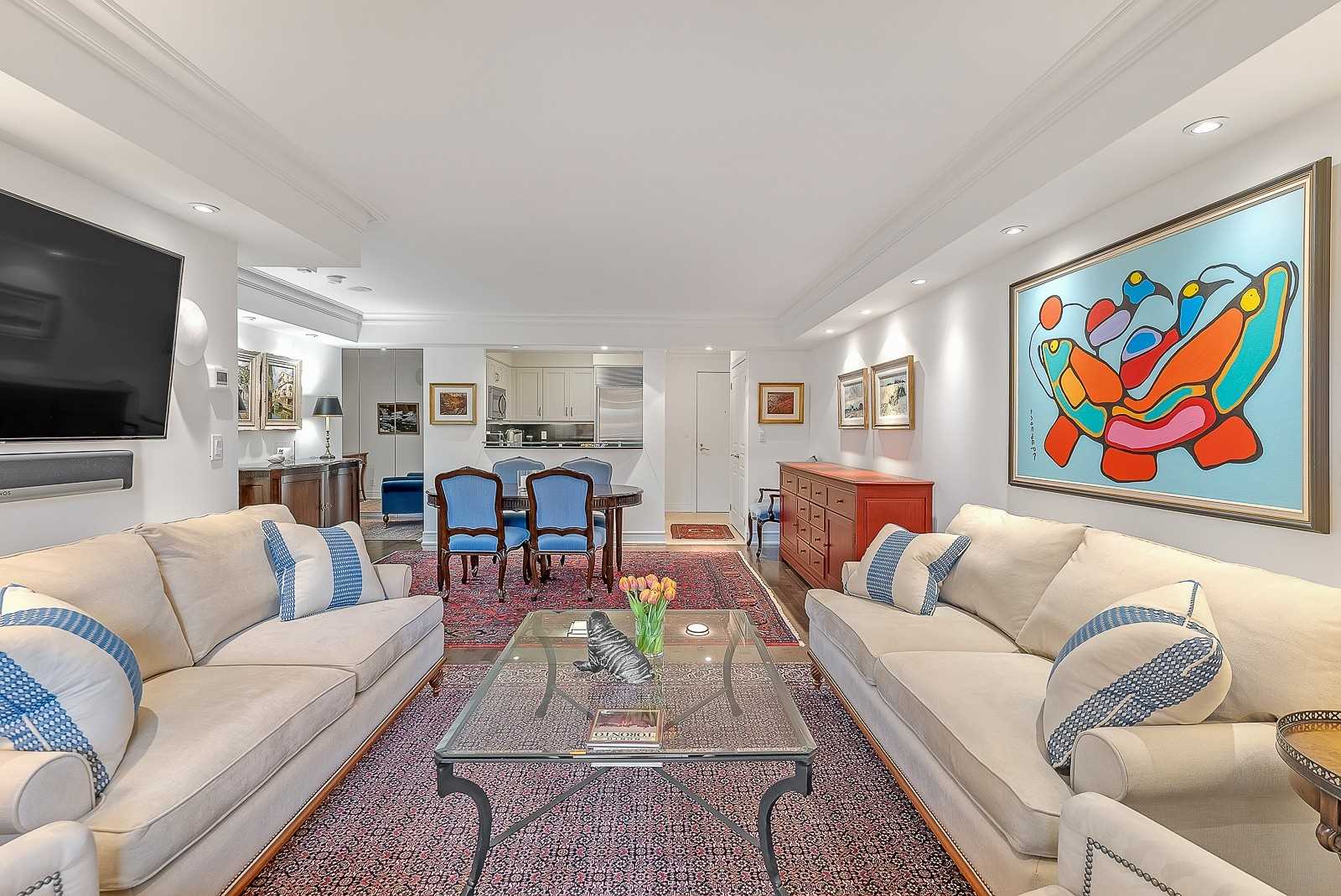 2 Roxborough Street E, #306