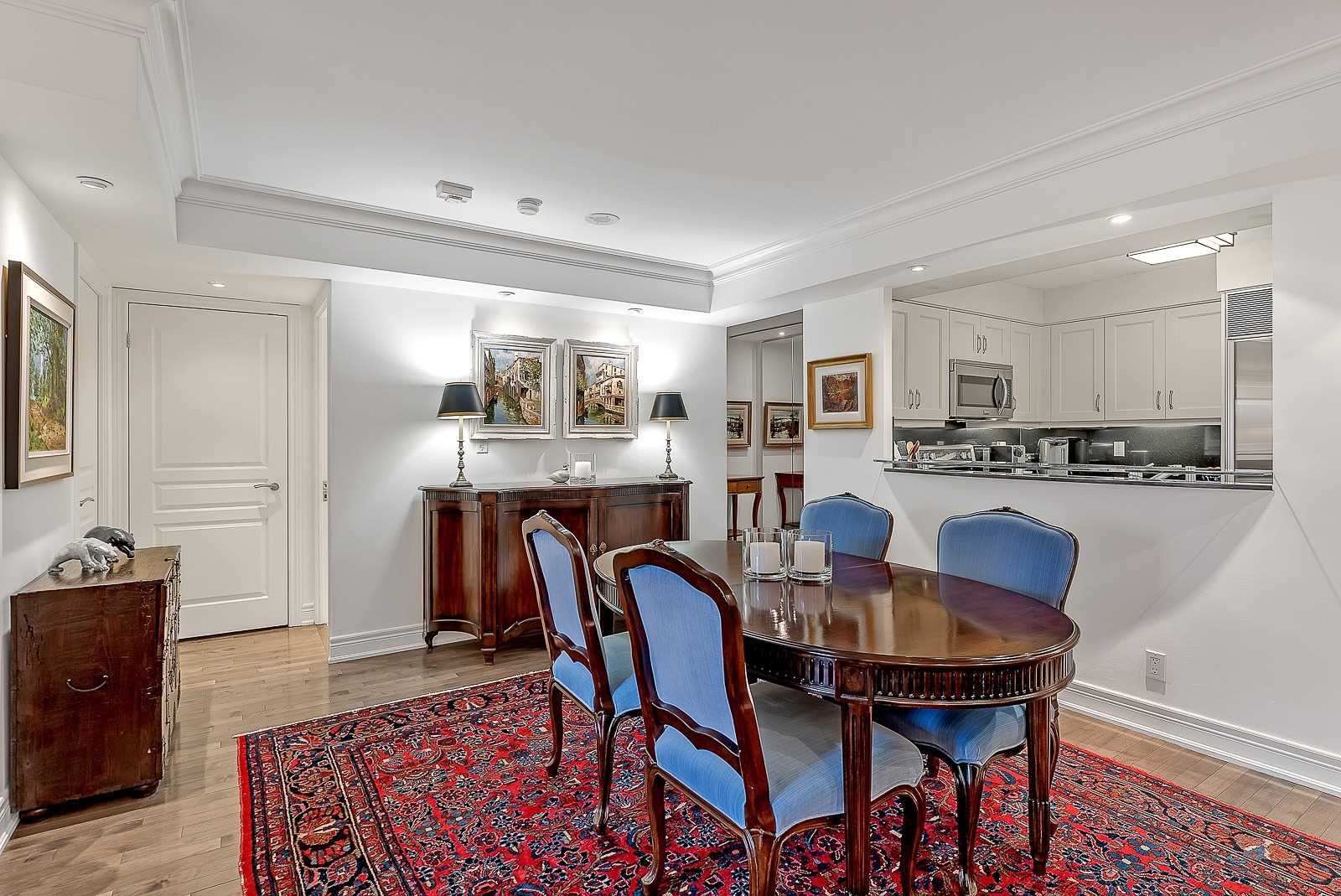 2 Roxborough Street E, #306