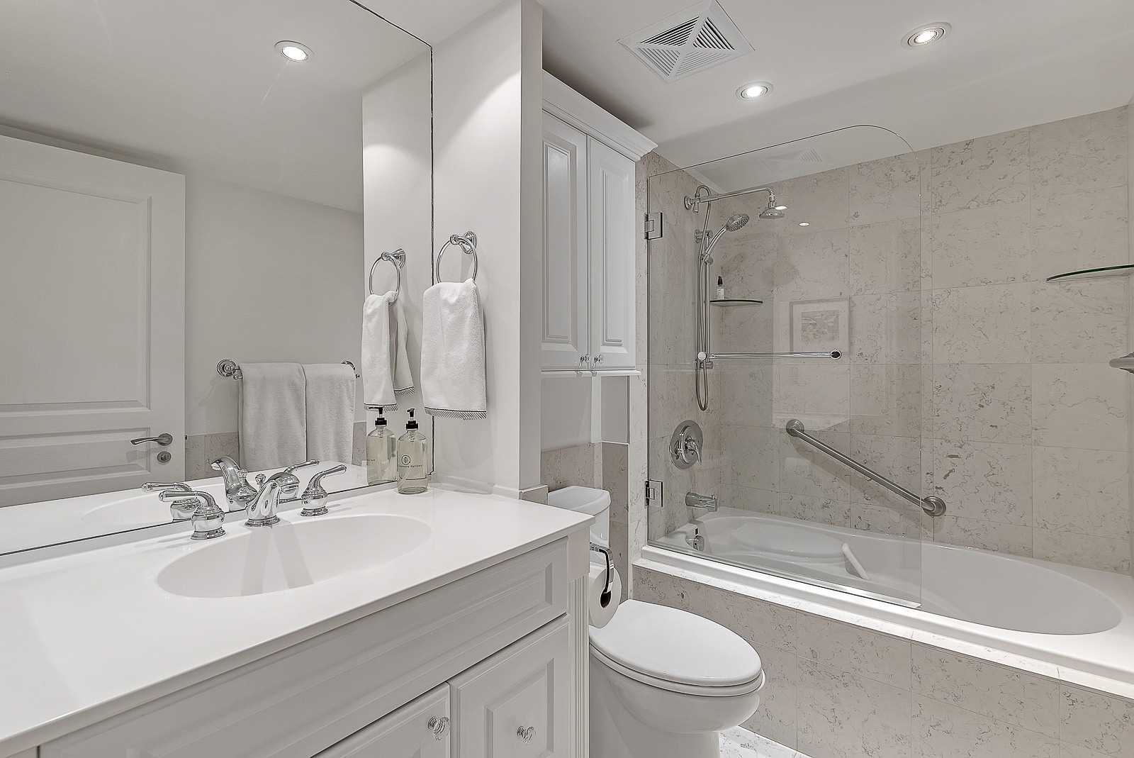 2 Roxborough Street E, #306