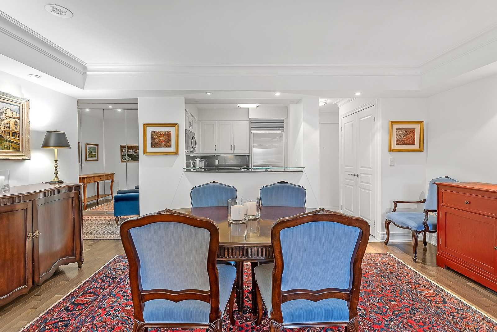 2 Roxborough Street E, #306