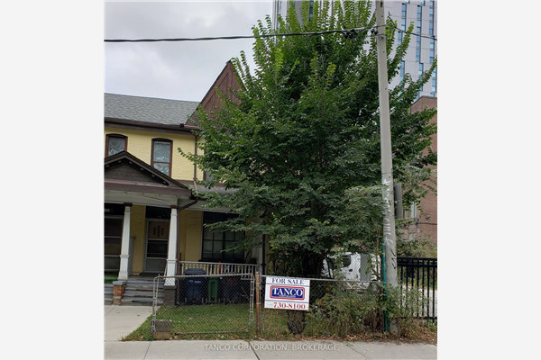 172 Huron St, Toronto
