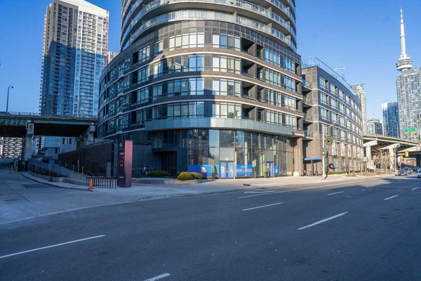 438 Lake Shore Blvd W, Toronto