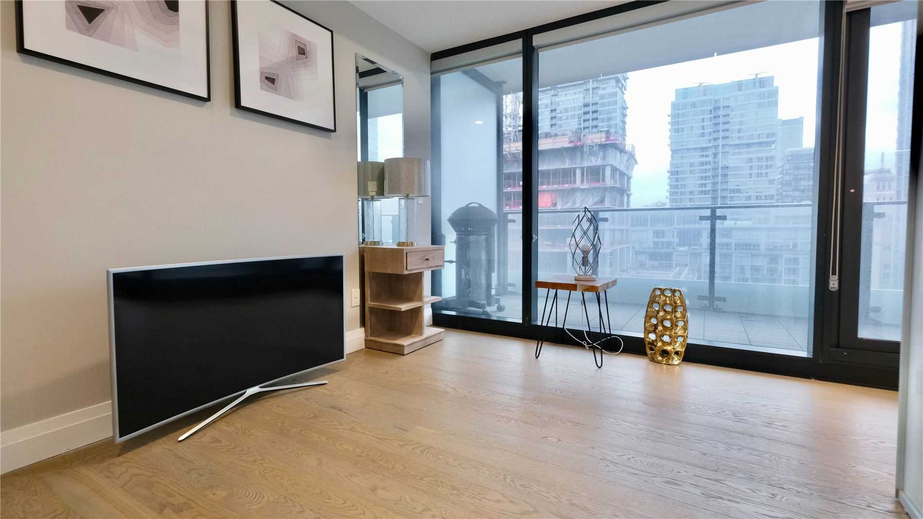 224 King Street W #1403