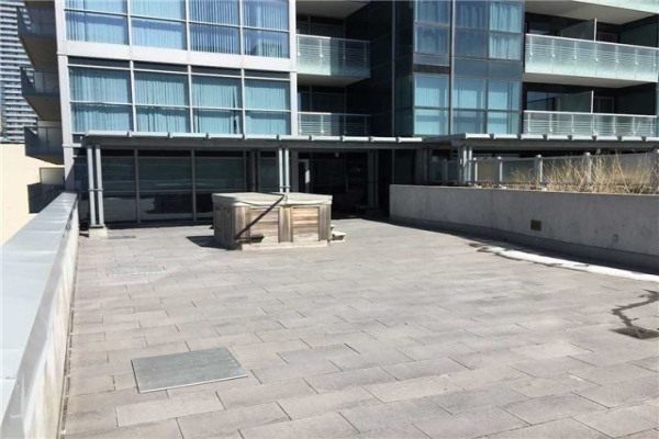 386 Yonge St, Toronto
