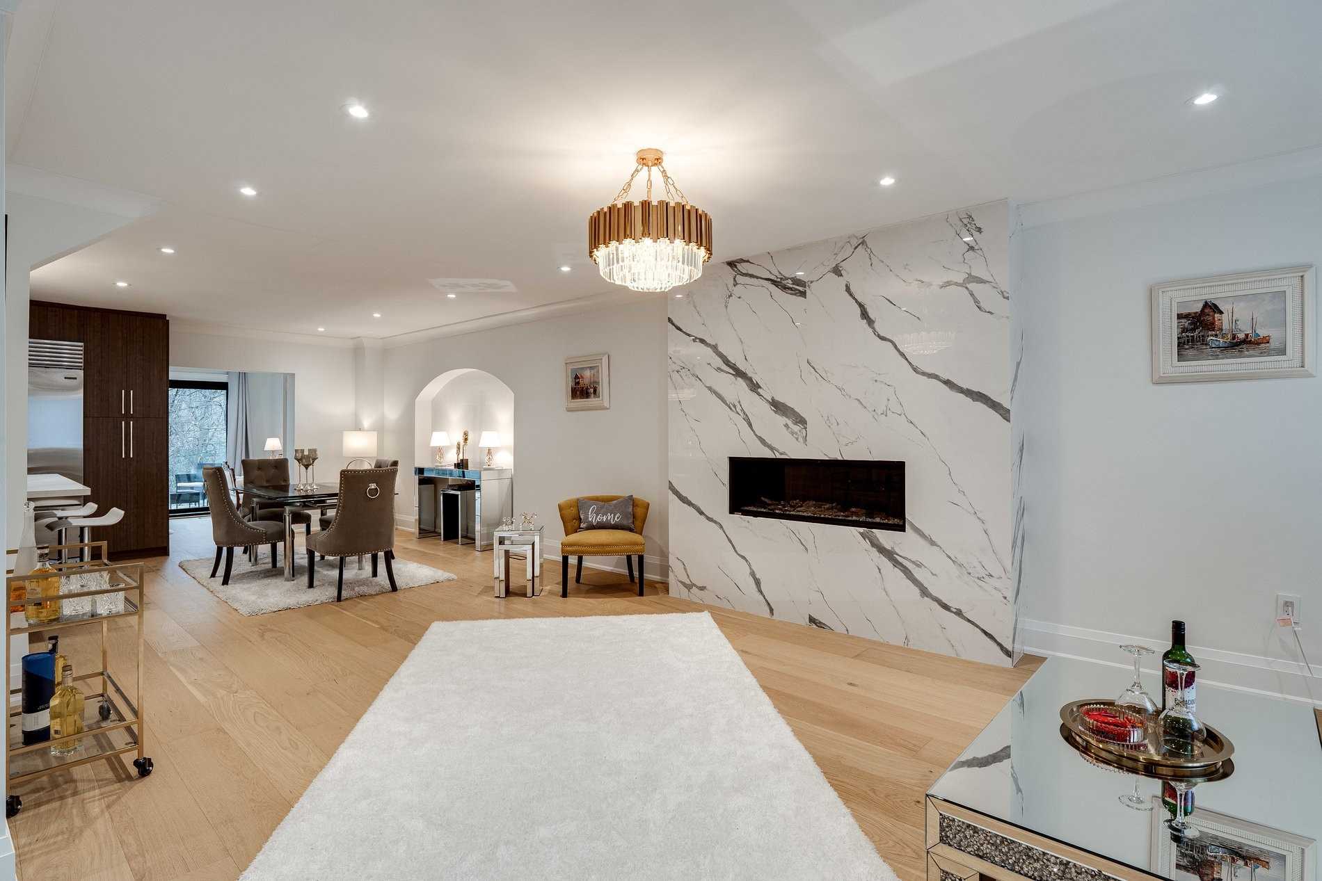293 Chaplin Cres