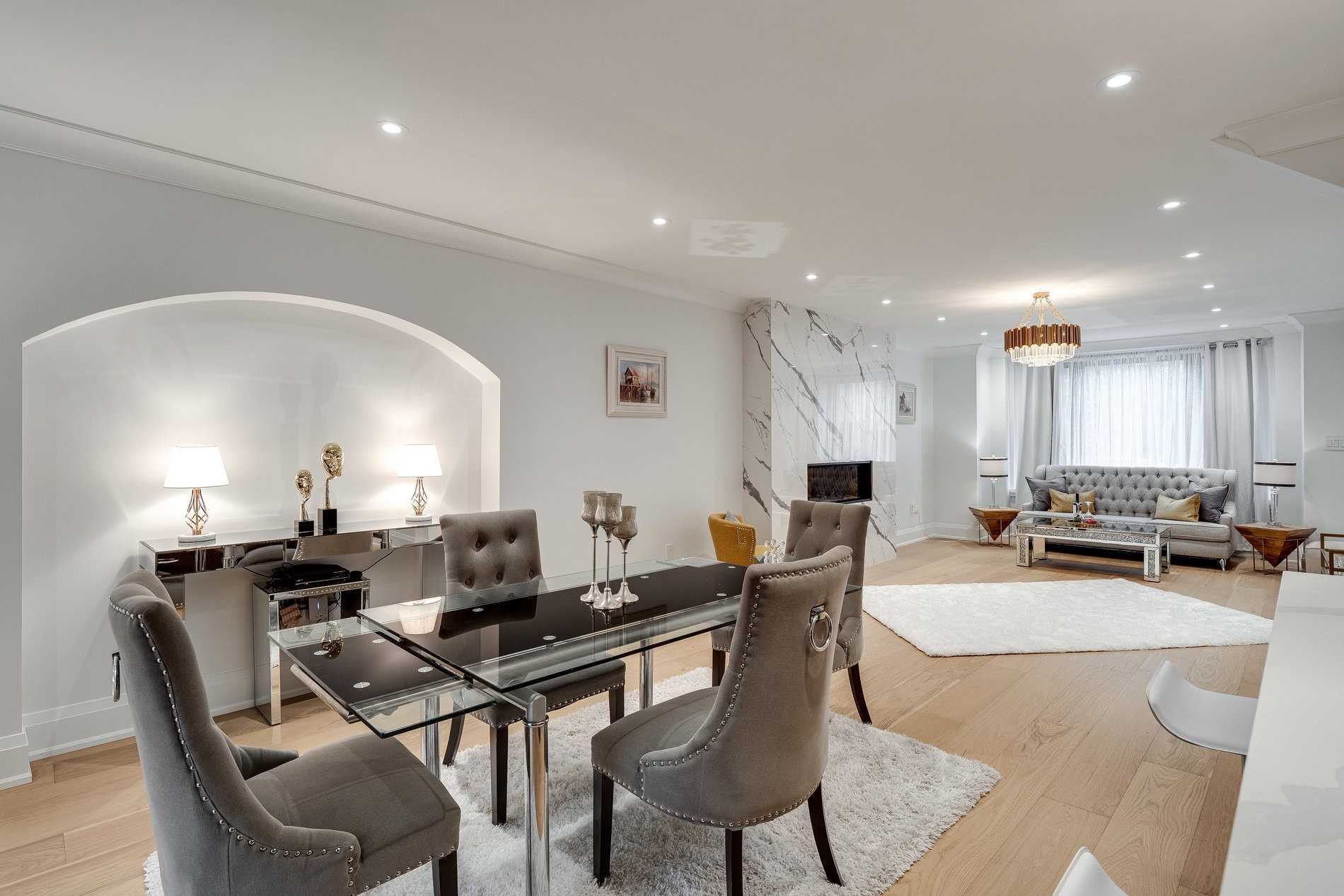 293 Chaplin Cres