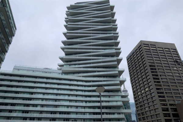 15 Queens Quay E, Toronto