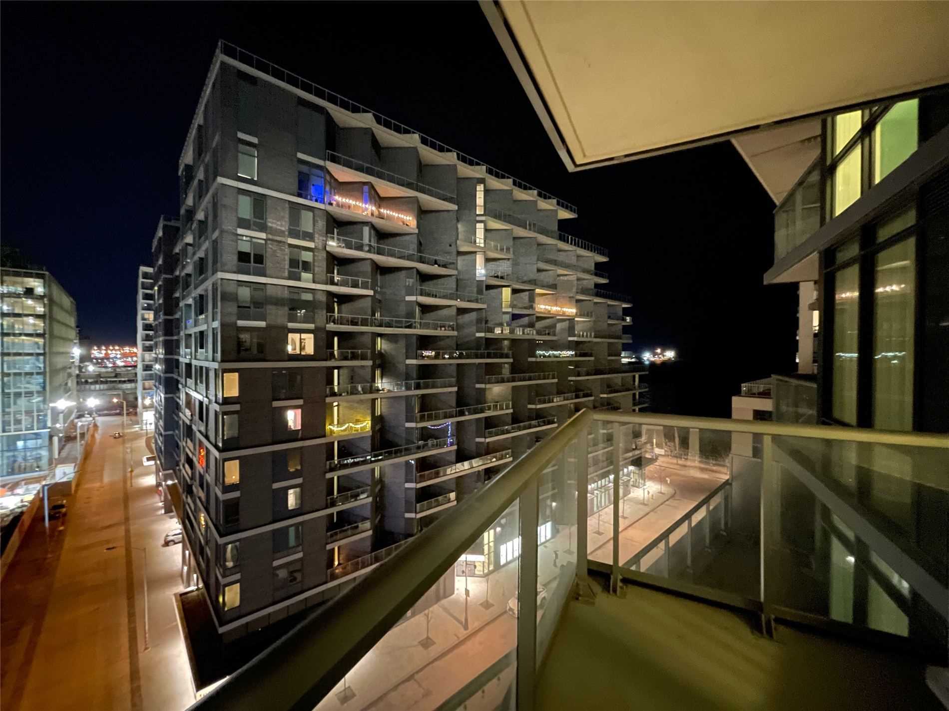 15 Merchants' Wharf #807