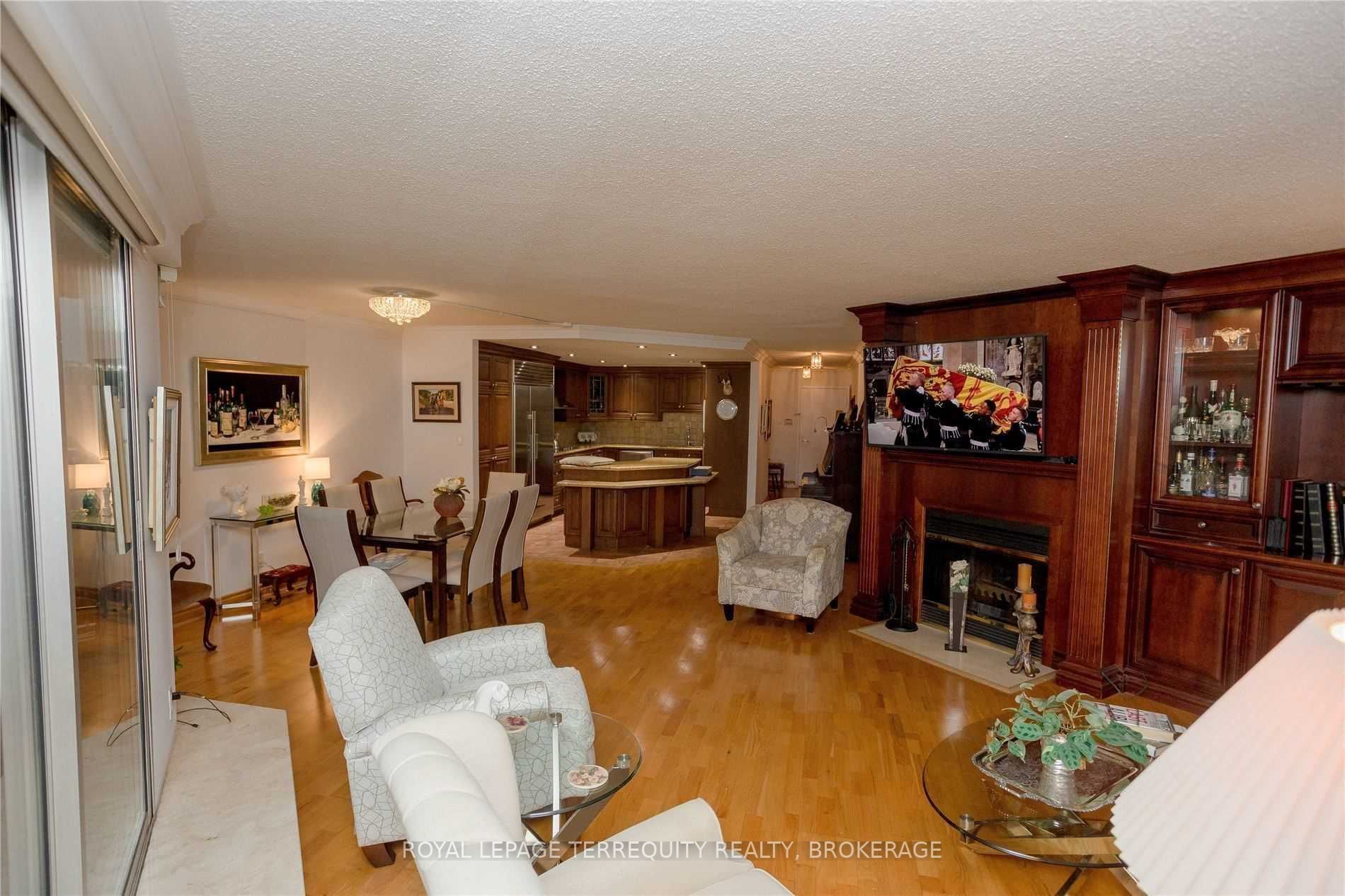 Listing C5867031 - Large Photo # 10