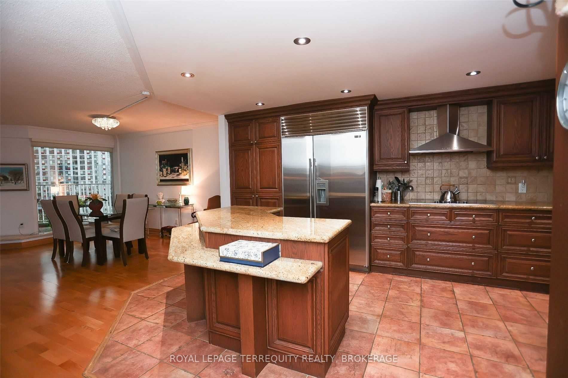 Listing C5867031 - Large Photo # 2