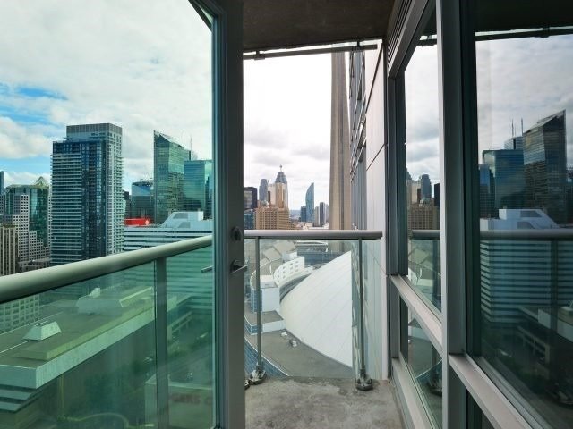 81 Navy Wharf Court #3511