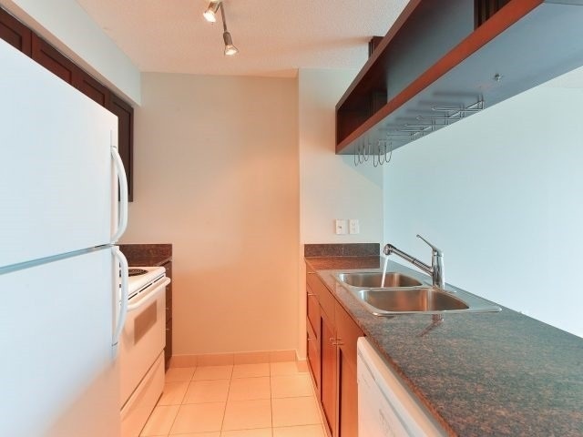 81 Navy Wharf Court #3511