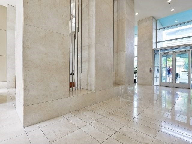 81 Navy Wharf Court #3511
