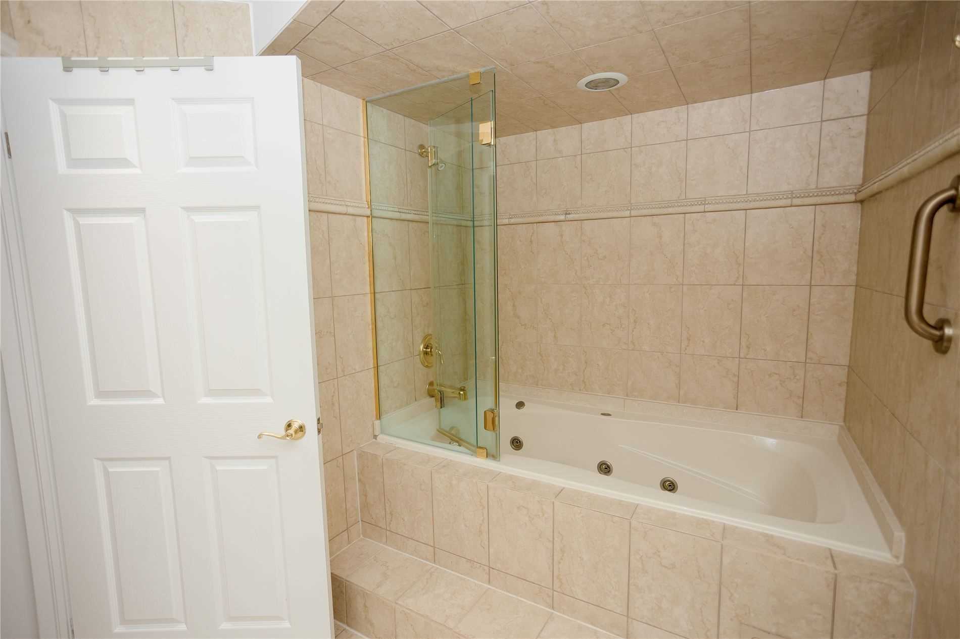 401 Queens Quay W, #512