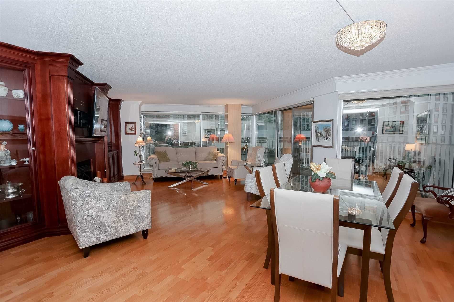401 Queens Quay W, #512