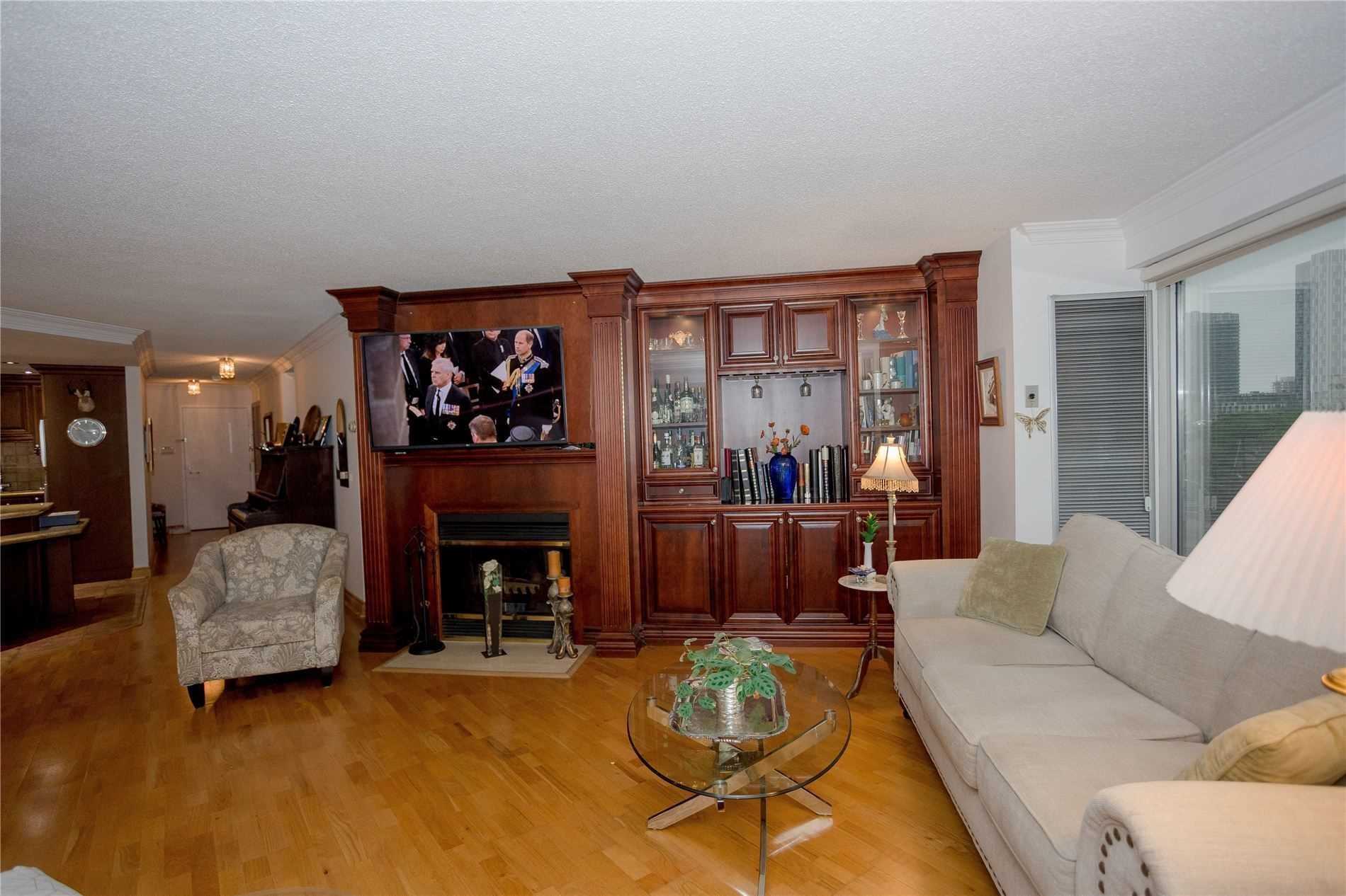 401 Queens Quay W, #512