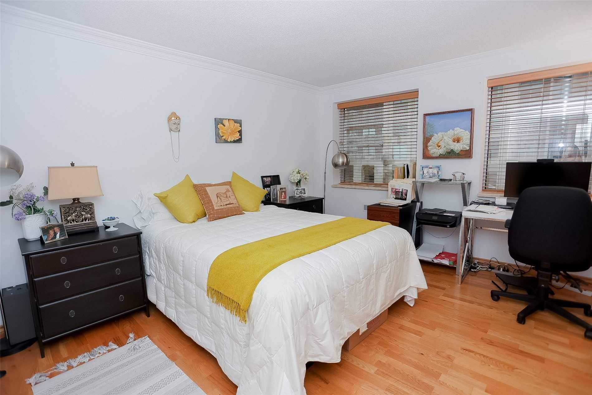 401 Queens Quay W, #512