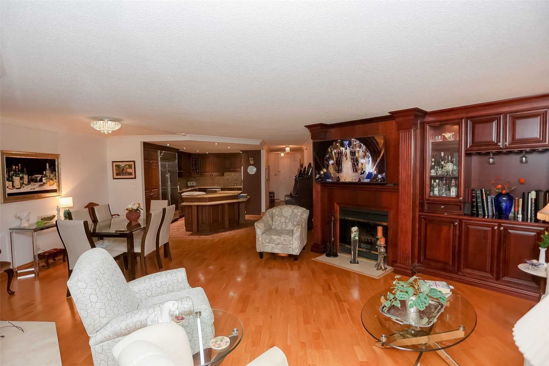 401 Queens Quay W, #512