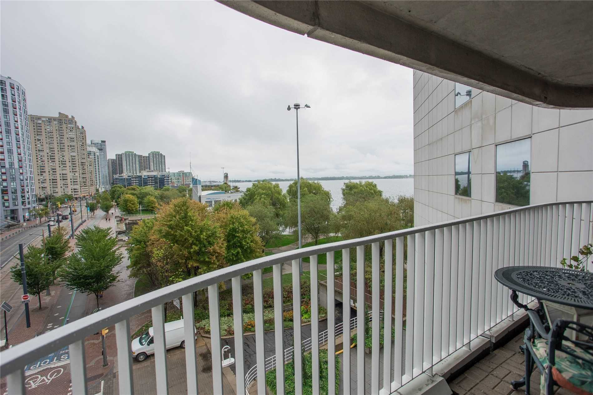 401 Queens Quay W, #512