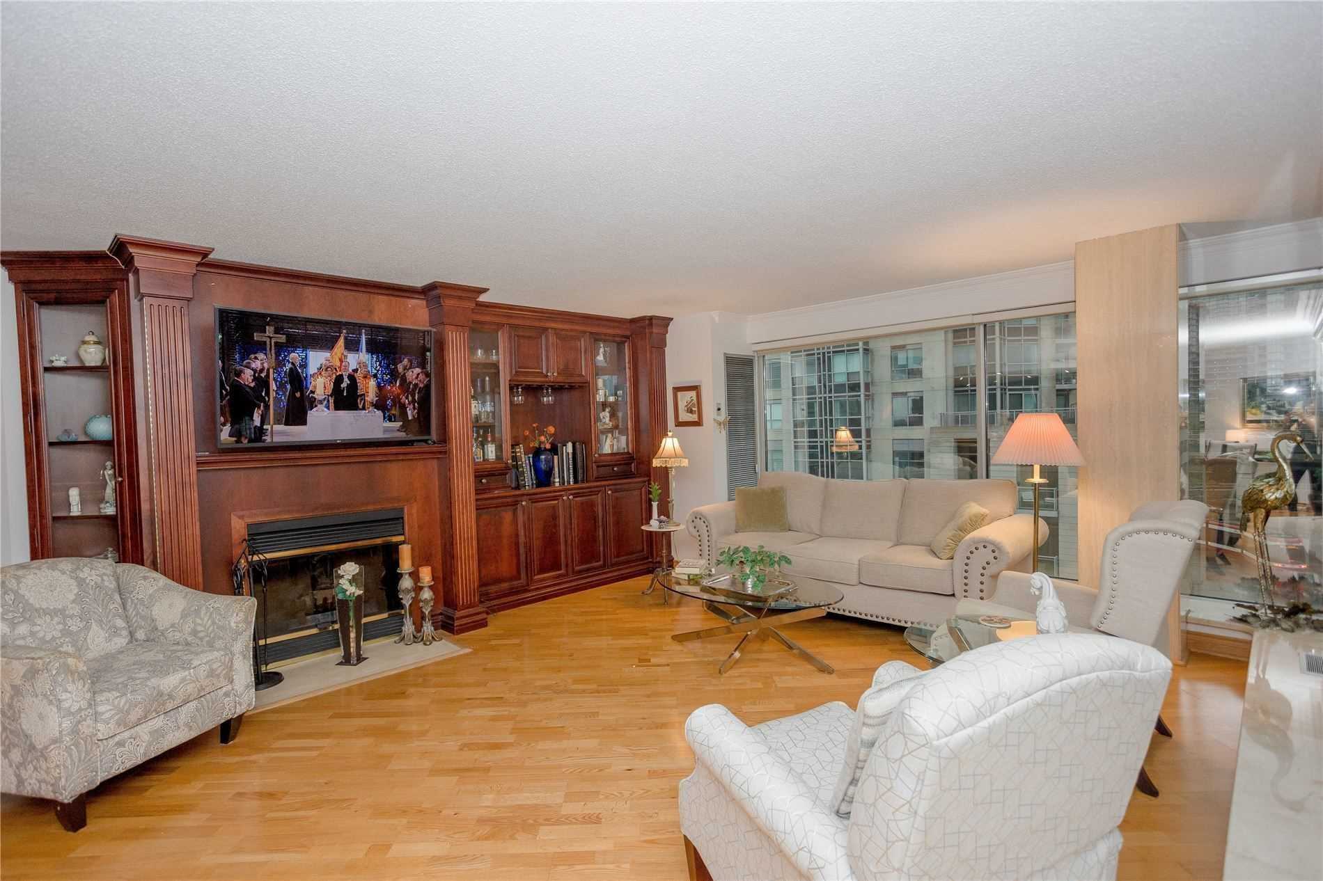401 Queens Quay W, #512