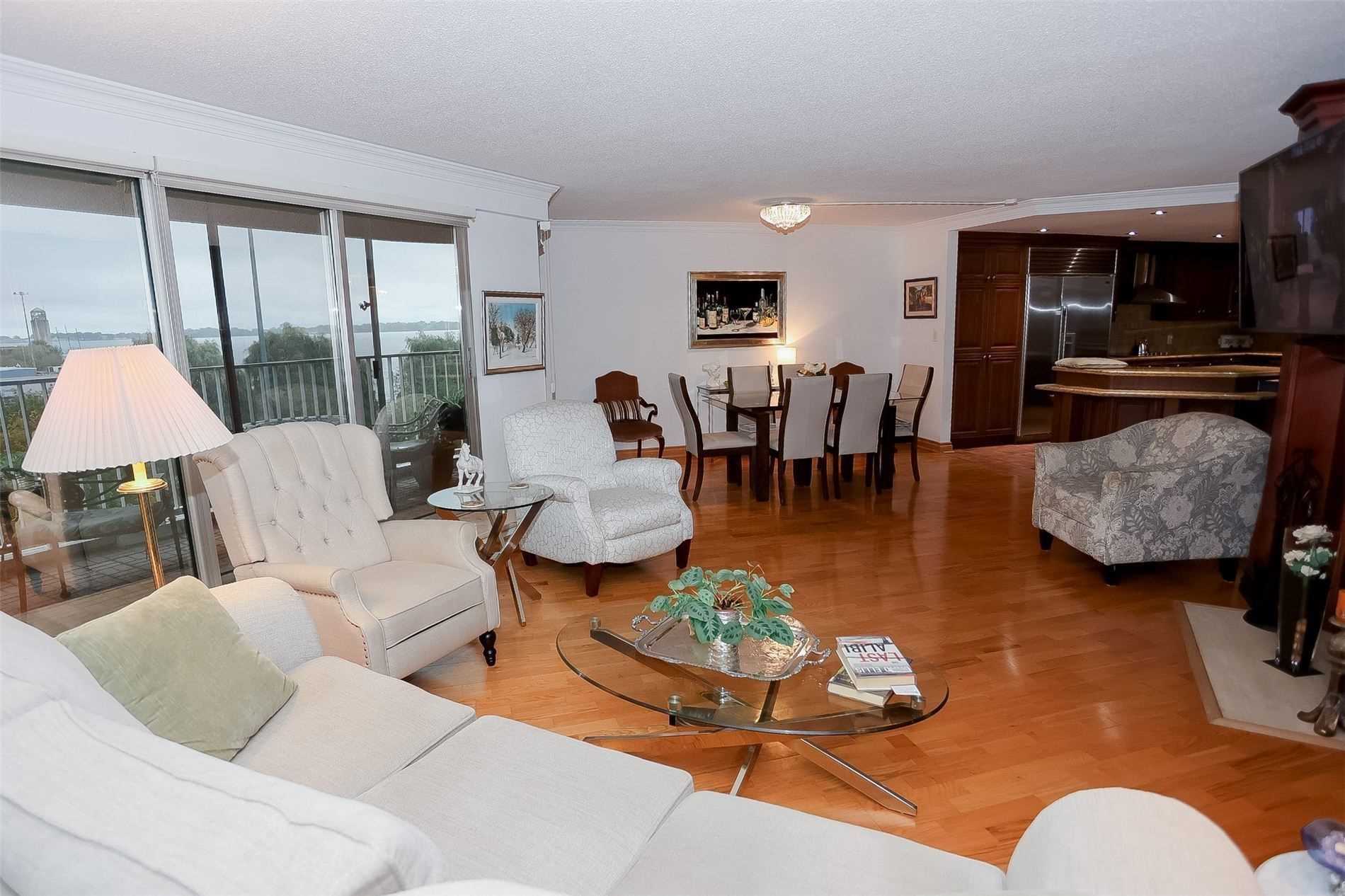 401 Queens Quay W, #512