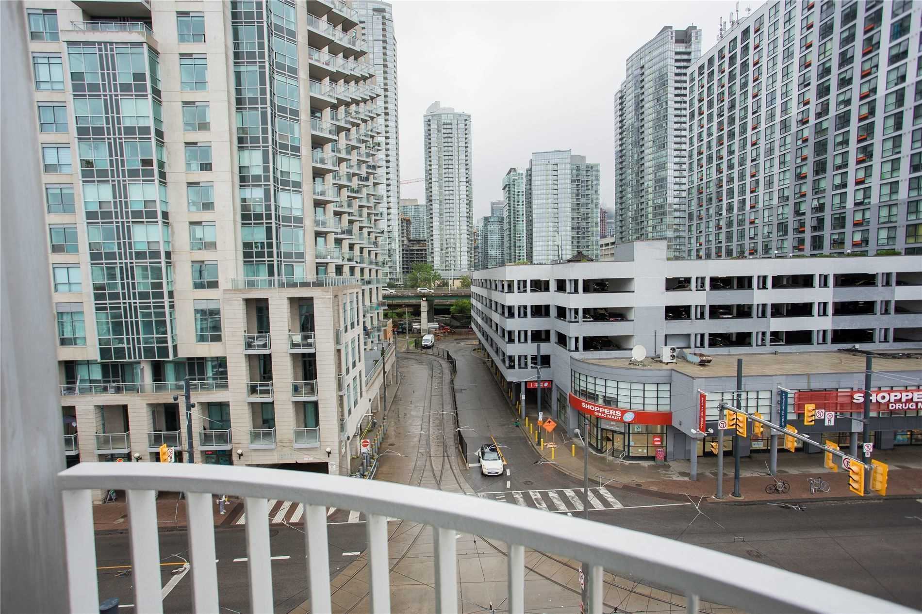 401 Queens Quay W, #512