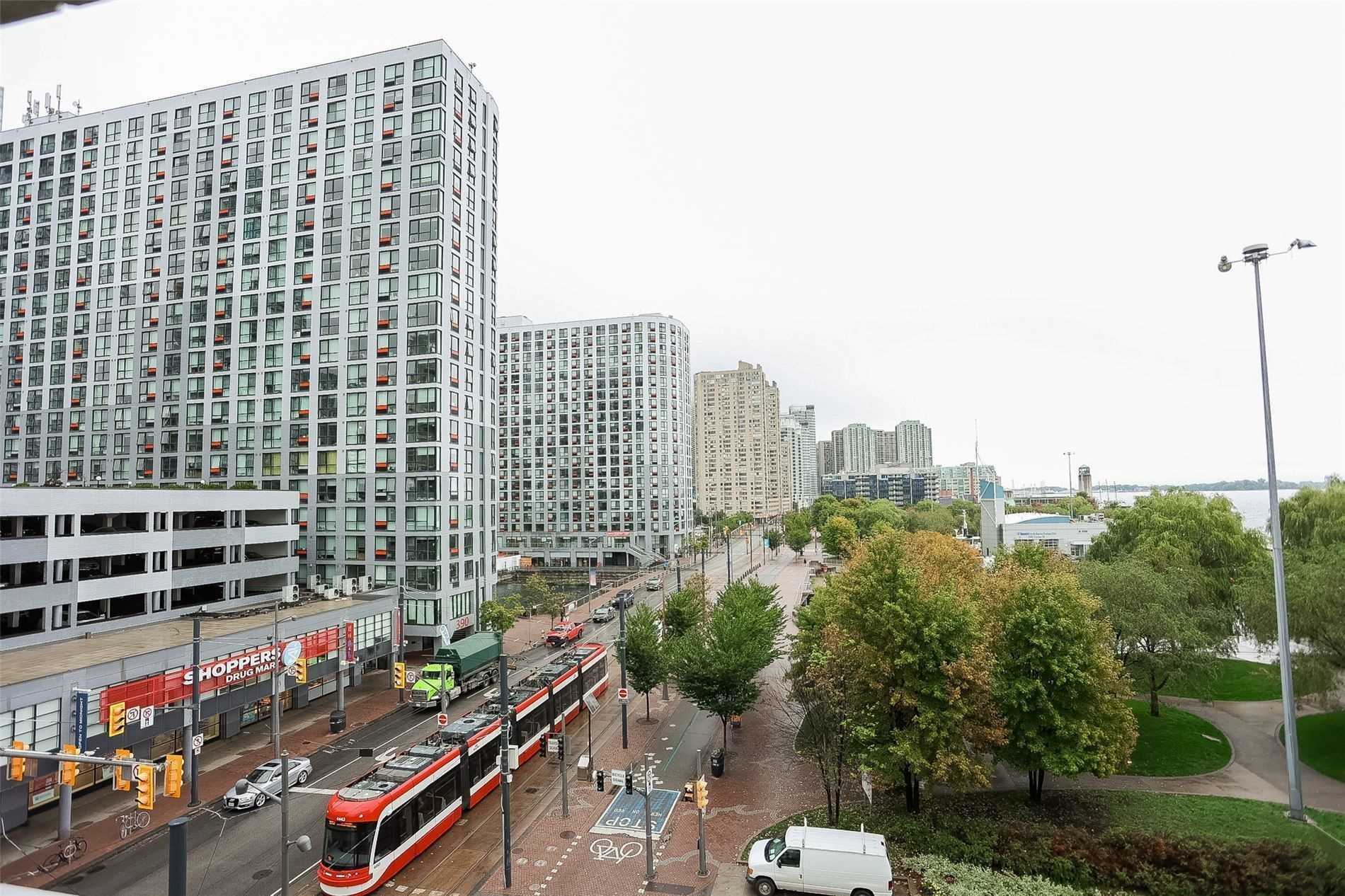 401 Queens Quay W, #512