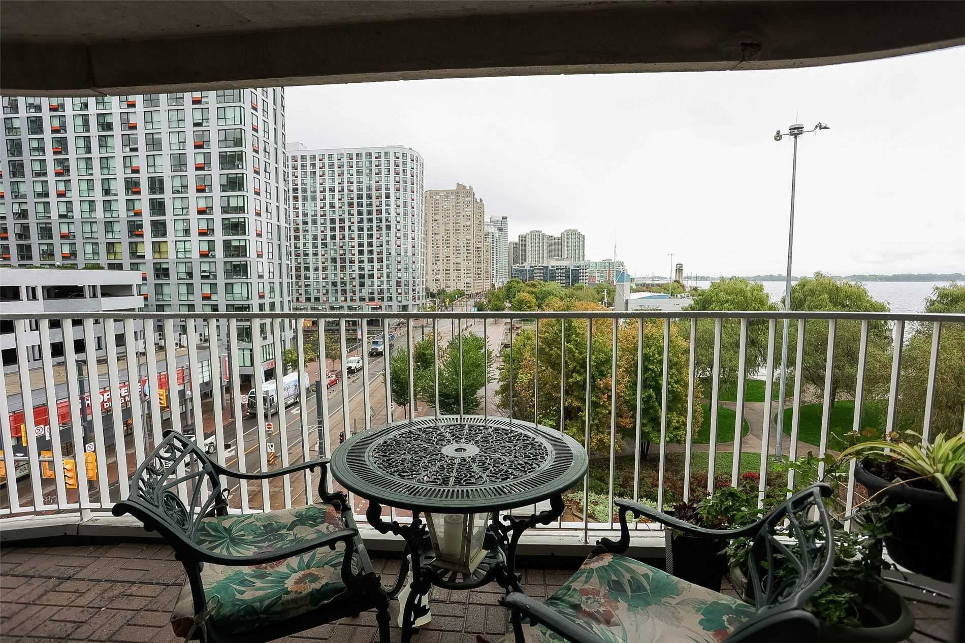 401 Queens Quay W, #512
