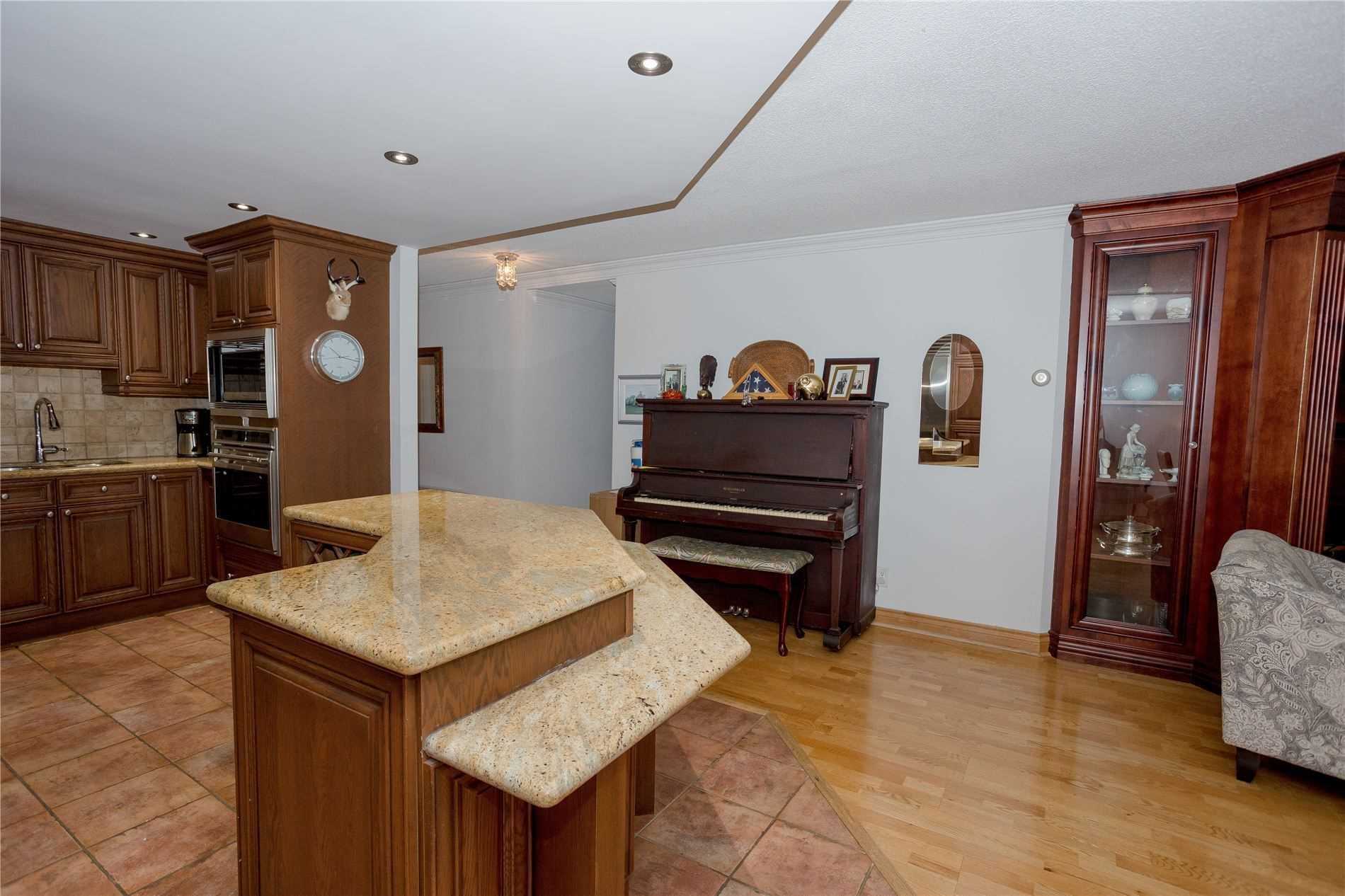 401 Queens Quay W, #512
