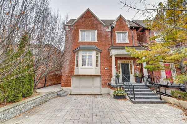 239B Lonsmount Dr, Toronto