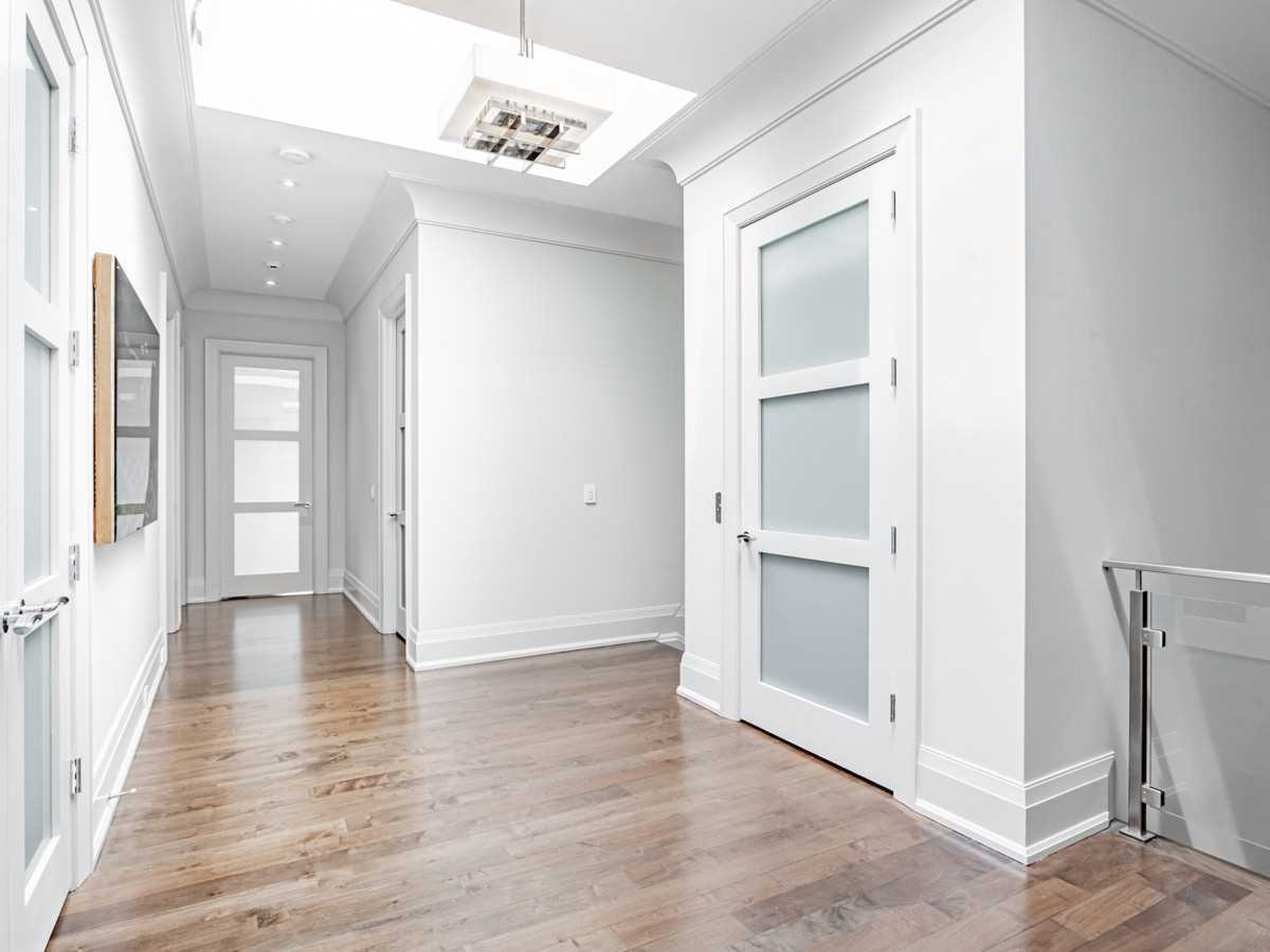 15 Vesta Dr