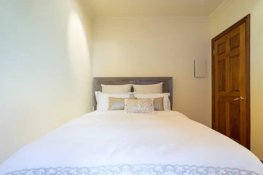 510 Jarvis Street, #4