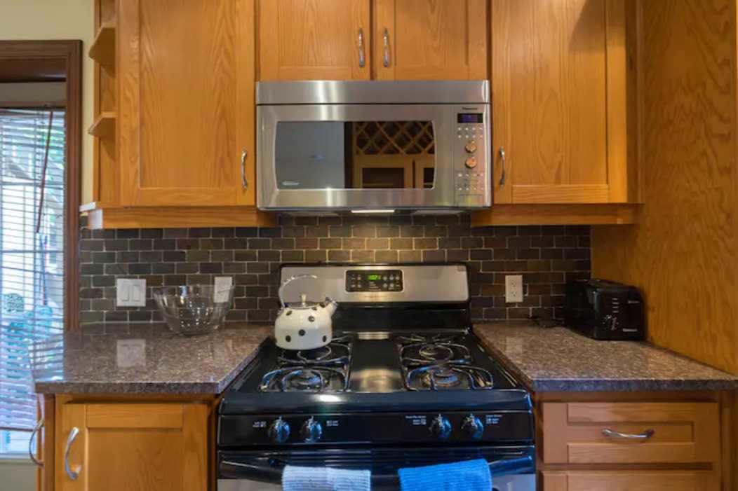 510 Jarvis Street, #4