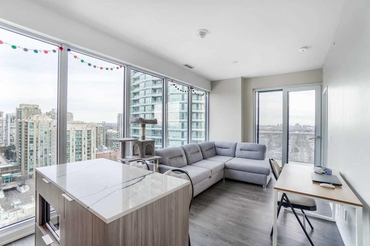15 Holmes Avenue, #1708