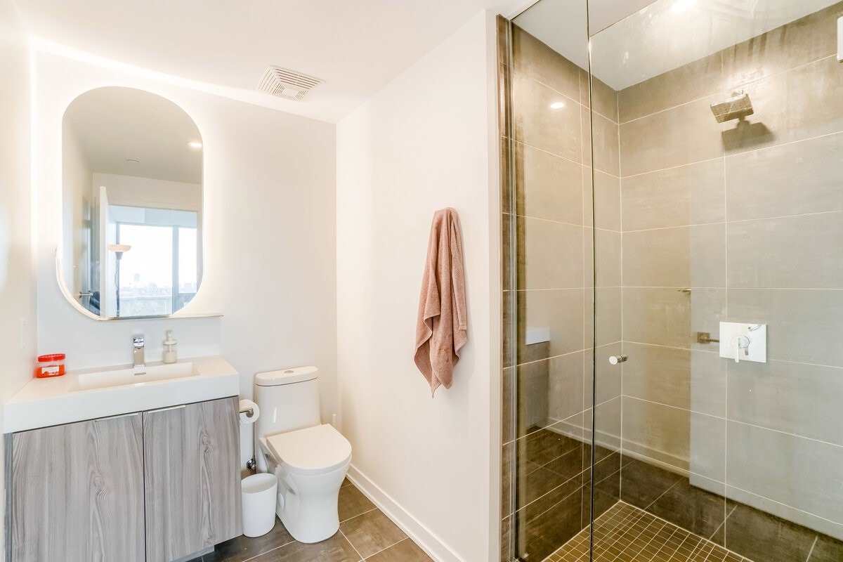 15 Holmes Avenue, #1708