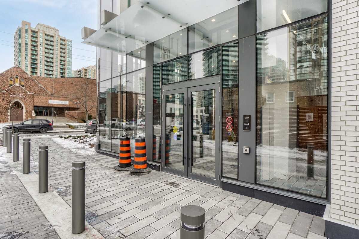 15 Holmes Avenue, #1708
